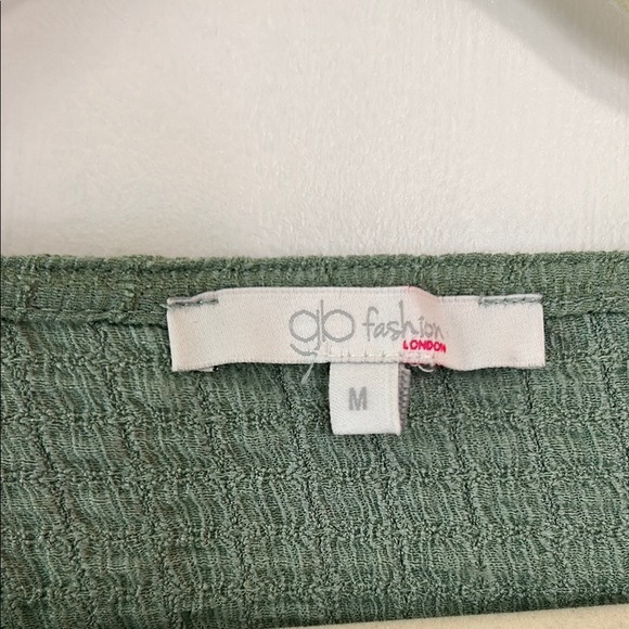 Green Ruffle Sleeve Blouse - Picture 2 of 3